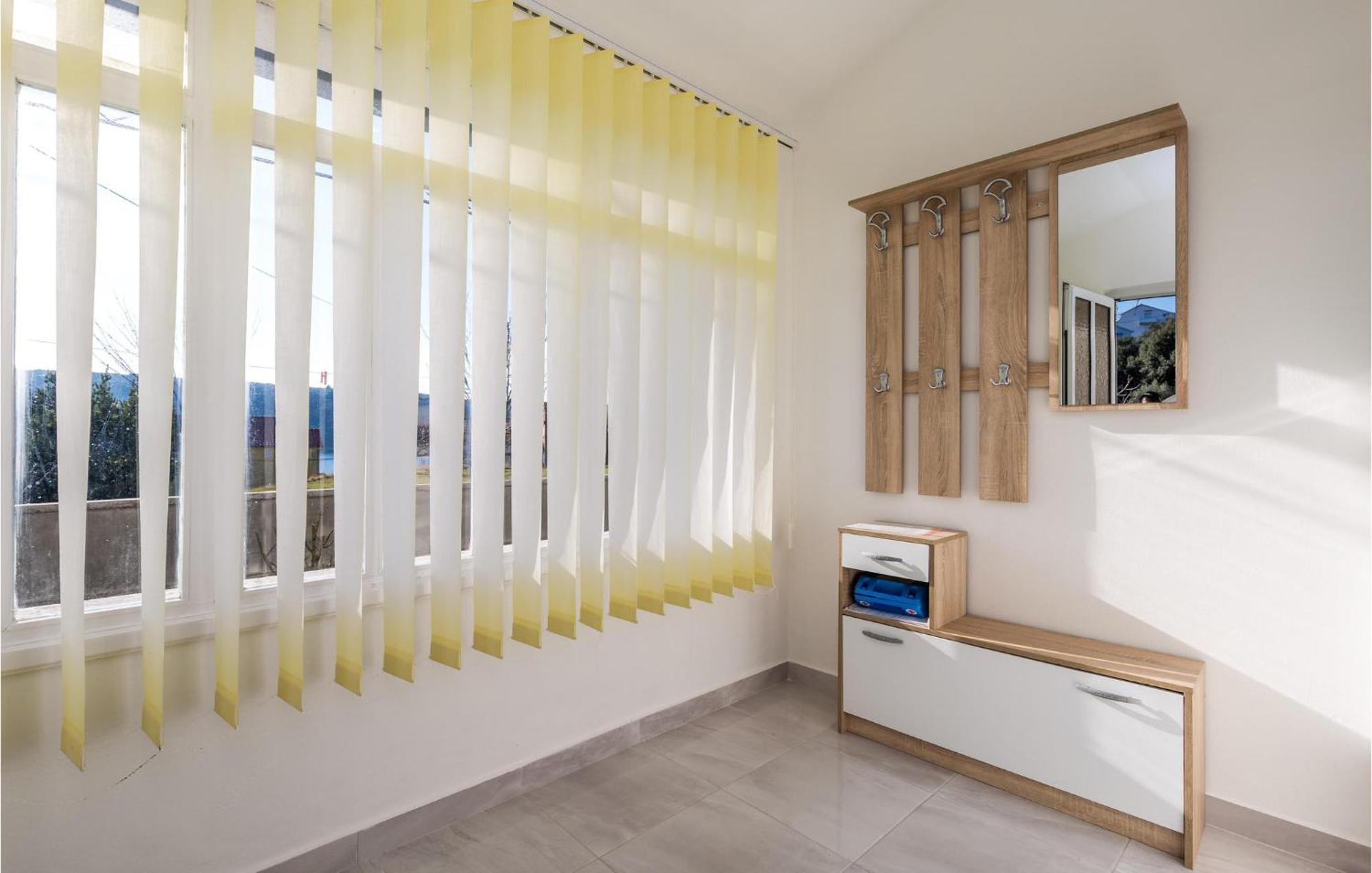 Pet Friendly Apartment In Kampor With Kitchen ภายนอก รูปภาพ